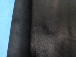 半裁 牛本革　本牛革　革材料　革　皮　皮革　日本製 ブラック3