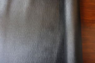 水シボ(型押し)　牛本革　本牛革　革材料　革　皮　皮革　日本製　ブラック